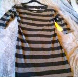 Long black and white tee